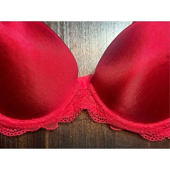 Wacoal red lace luscious push up bra size 38B with lace discontinued style 65897 - Picture 3 of 8